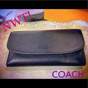 ✨COACH CHECKBOOK ENVELOPE WALLET✨